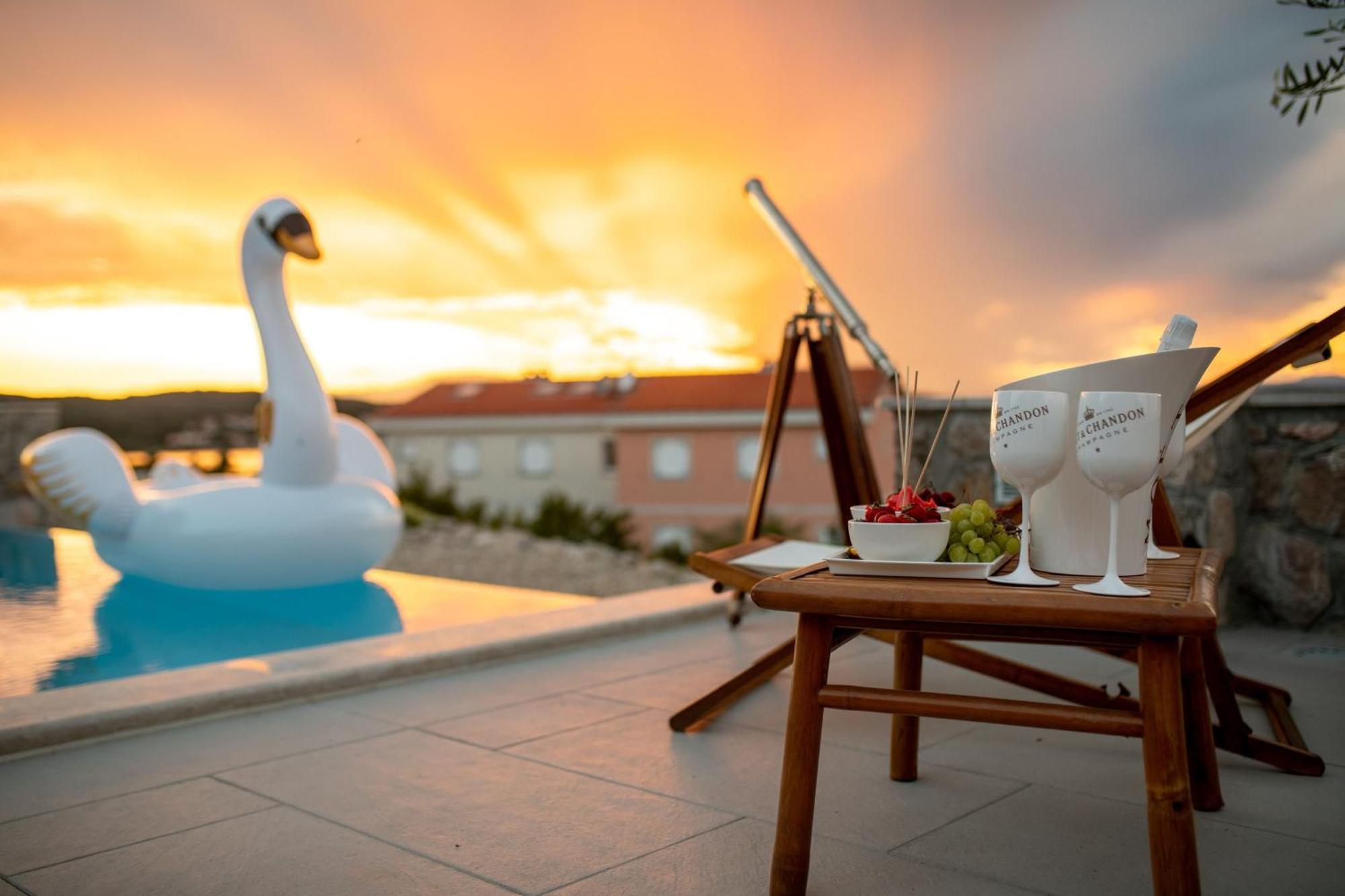 Luxury Villa Allen With Pool Klimno Oda fotoğraf